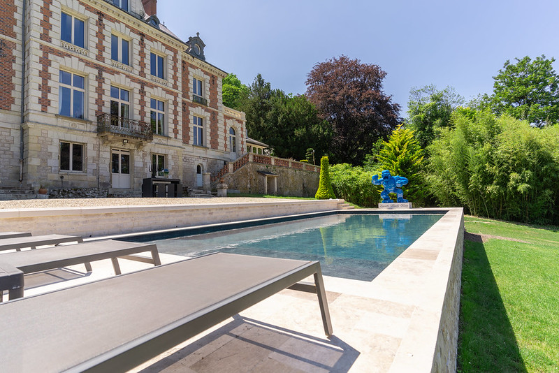Piscine semi enterrée